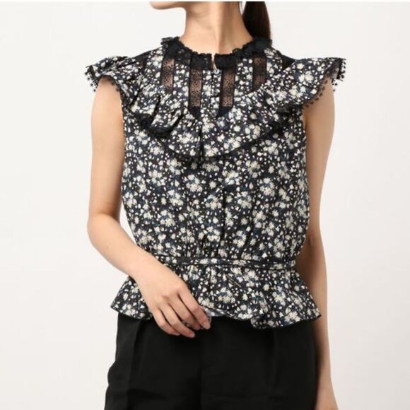 🔥Host Pick🔥 Marc Jacobs the Victorian top - Picture 1 of 6